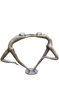 Grave sculpture tombstone