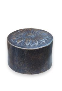 Cremation ashes keepsake urn with marguerite