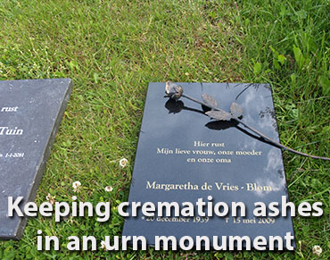 Keeping cremation ashes in an urn monument